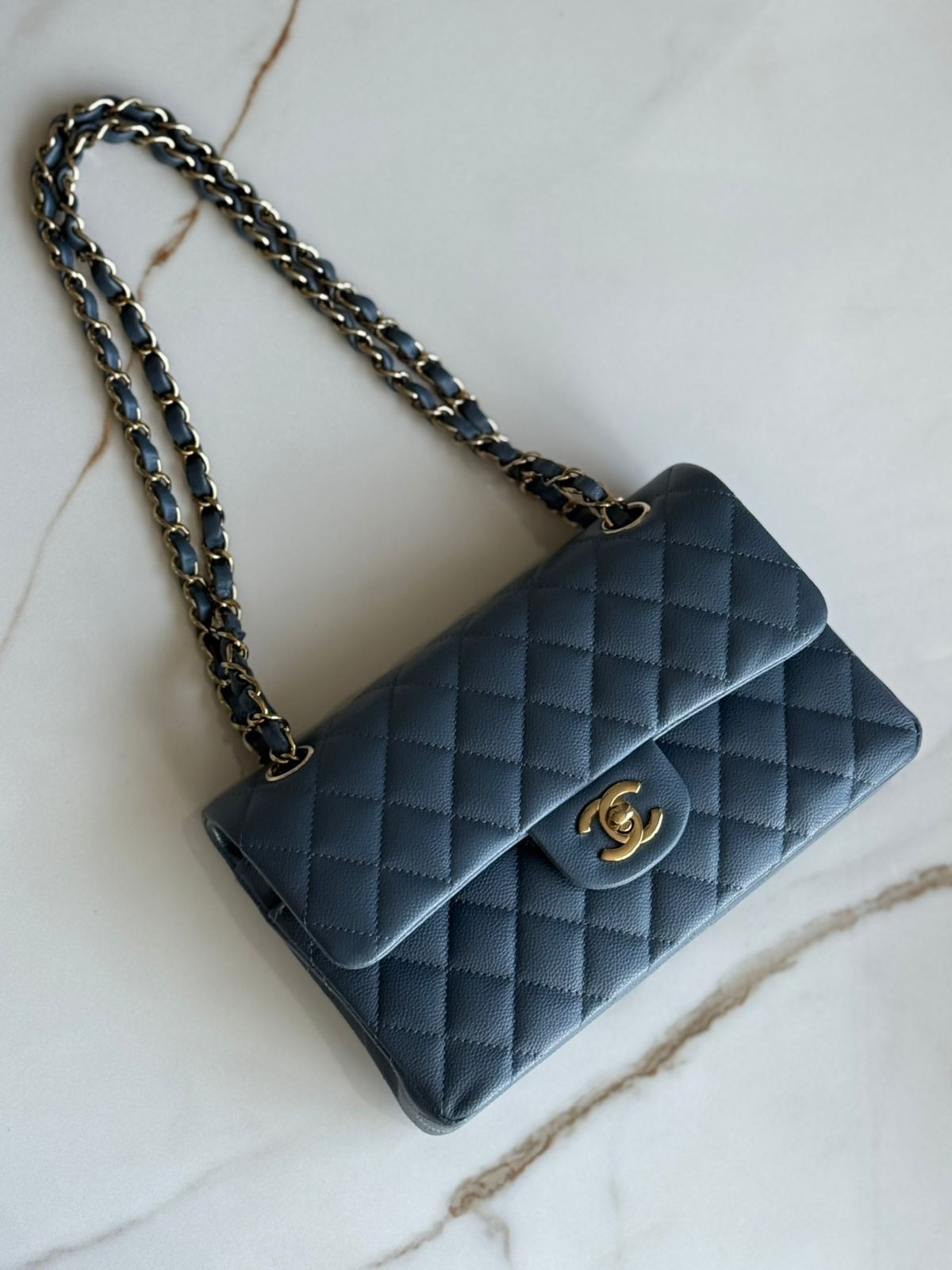 sac CHANEL porté épaule Double Flap