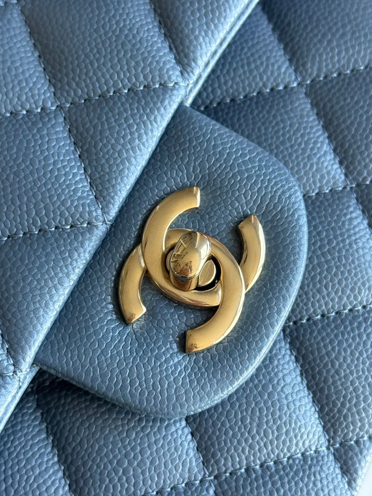 sac CHANEL porté épaule Double Flap