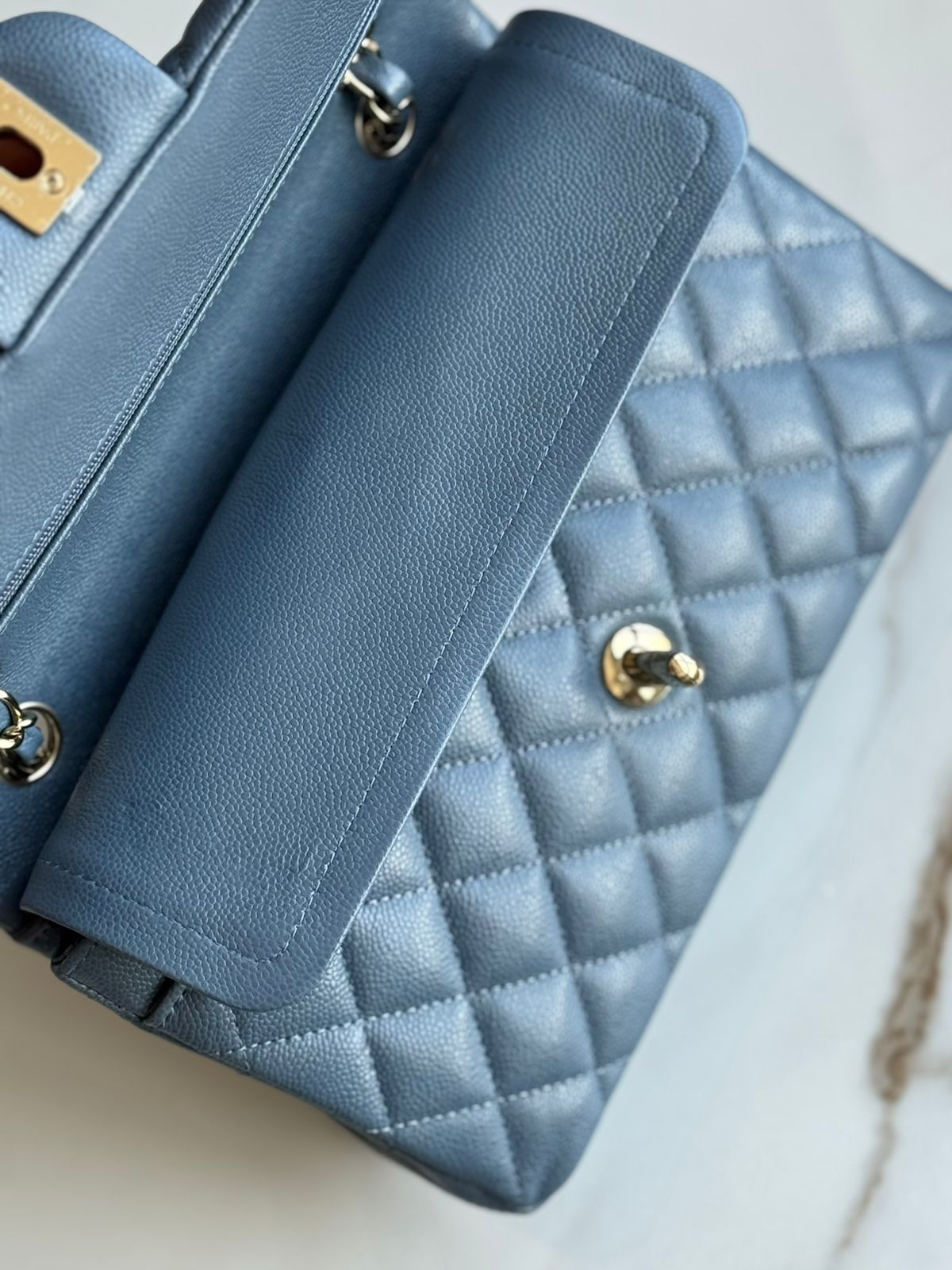 sac CHANEL porté épaule Double Flap