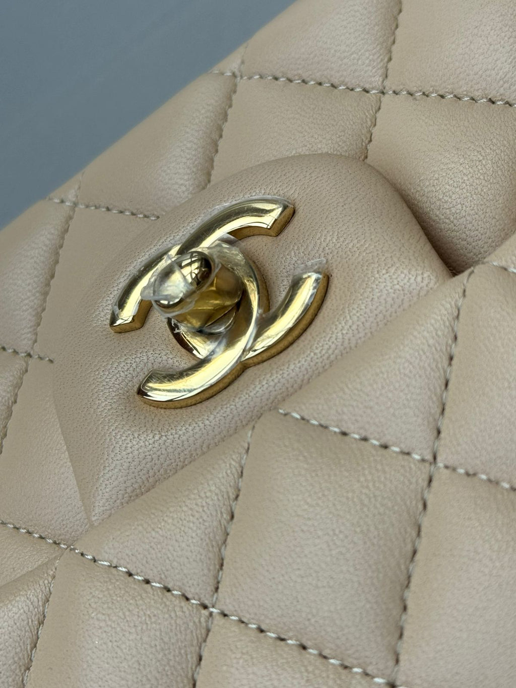 Sac Chanel Classic Medium Lined Flap Bag – Beige Clair